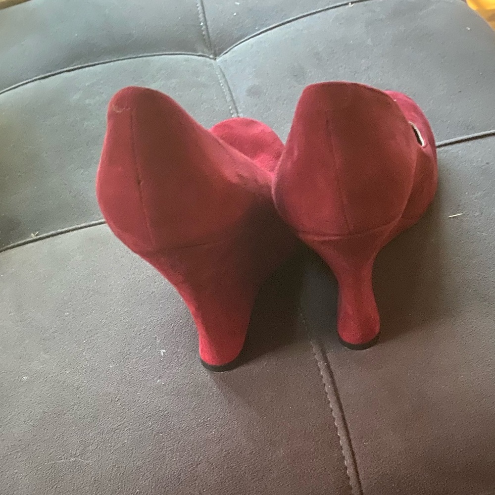 Shoes - Picture 2 of 3